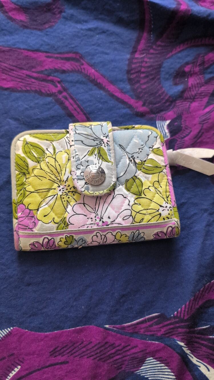 Vera Bradley Watercolor Wallet Retired Floral Quilted Cotton Preowned